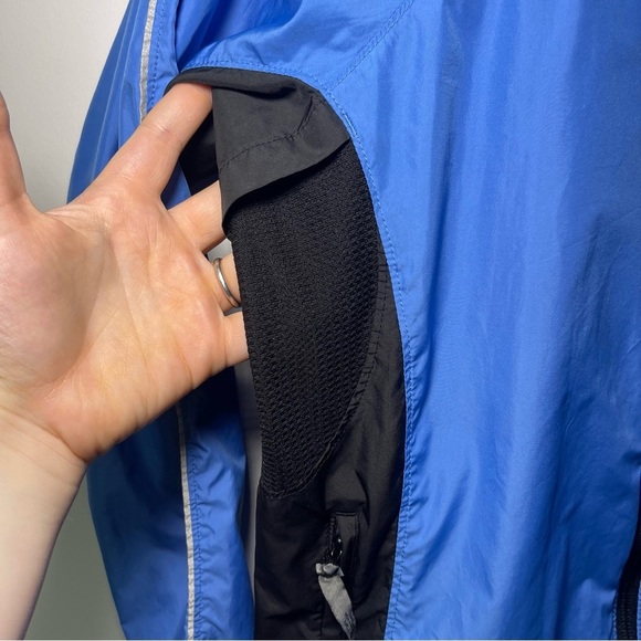 The North Face Women blue and black full zip fannu pack windbreaker jacket in S - Picture 5 of 10
